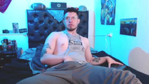 brad hot boy online show from December 10, 2024, 4:06 pm