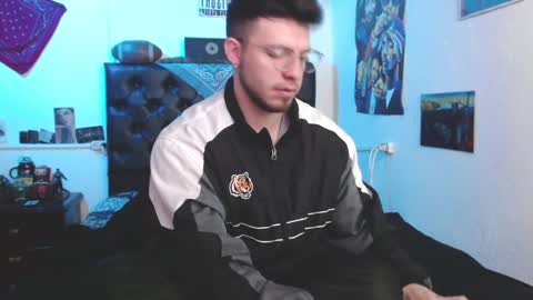 brad hot boy online show from March 8, 2025, 4:17 pm