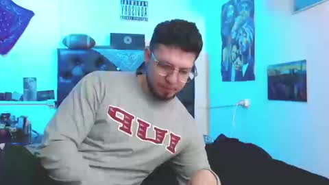 brad hot boy online show from September 9, 2025, 4:17 pm