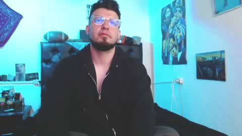 brad hot boy online show from April 16, 2026, 3:35 pm