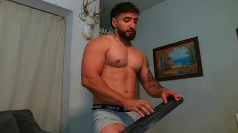Snapshot of bradley_martinez chatting on June 1, 2026, 11:17 pm Bradley Martinez online show from June 1, 2026, 11:17 pm