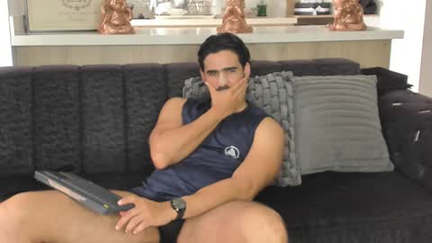 bradleymartin7 online show from January 4, 2025, 8:16 pm