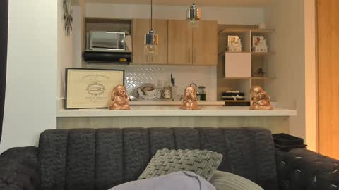 bradleymartin7 online show from January 10, 2025, 12:27 am