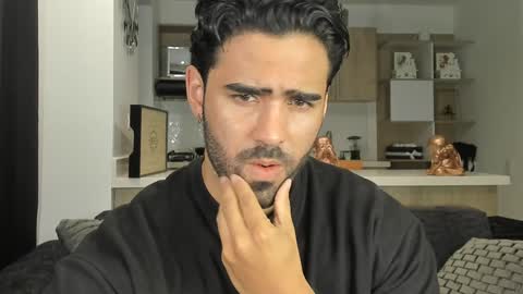 bradleymartin7 online show from January 17, 2025, 2:39 am