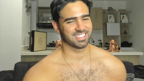 bradleymartin7 online show from February 3, 2025, 1:52 am