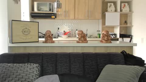 bradleymartin7 online show from February 8, 2025, 7:05 pm