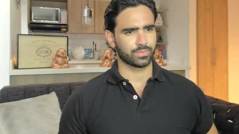 bradleymartin7 online show from November 16, 2025, 9:42 pm