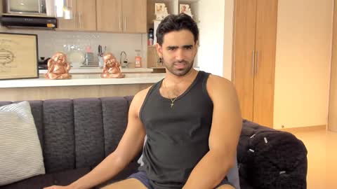 bradleymartin7 online show from December 20, 2025, 3:41 pm