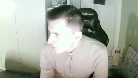 brandinator__cb online show from February 9, 2026, 8:57 pm