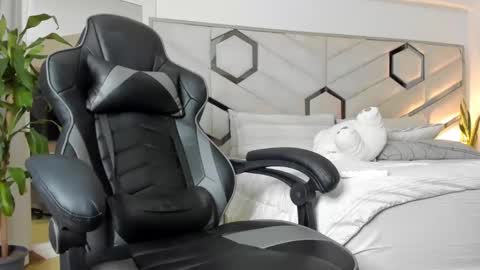 Brandon and Nath online show from February 2, 2025, 3:54 am