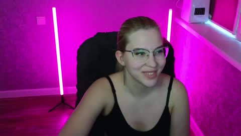 Belle  online show from December 27, 2024, 5:42 am