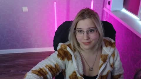 Belle  online show from February 5, 2025, 3:55 am