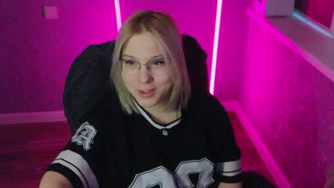 Belle  online show from February 7, 2025, 2:08 am