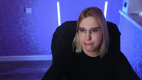 Belle  online show from February 14, 2025, 9:13 am