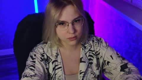 Belle  online show from February 20, 2025, 1:03 am