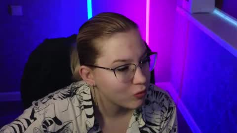 Belle  online show from March 2, 2025, 1:58 am