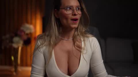 Alex online show from October 6, 2025, 4:21 am