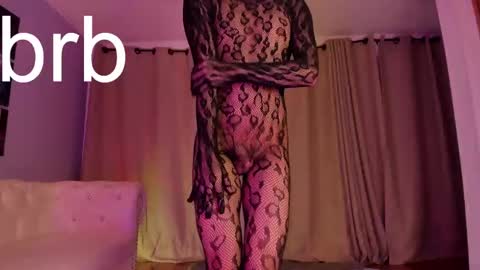   online show from September 19, 2025, 8:53 pm