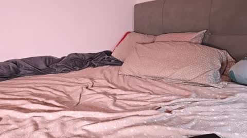 Annie online show from January 26, 2025, 10:02 pm