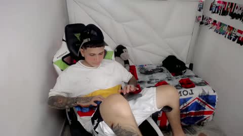 Snapshot of brayan_lopezz chatting on May 7, 2026, 4:07 am BRAYAN online show from May 7, 2026, 4:07 am