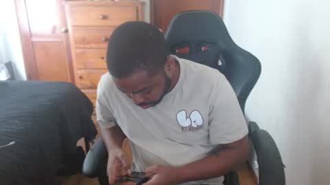 Breadw1nnah online show from October 4, 2025, 7:56 pm