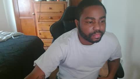 Breadw1nnah online show from October 14, 2025, 6:09 pm