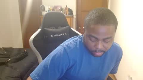 Breadw1nnah online show from December 2, 2025, 4:40 am