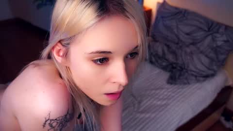 Mia Bunyard online show from March 7, 2025, 8:55 pm