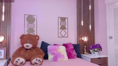 Bree  online show from April 12, 2026, 1:05 pm