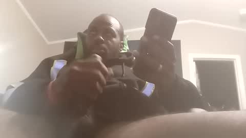 breeze316 online show from November 17, 2025, 11:27 am