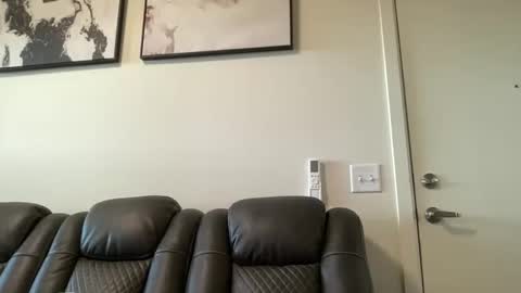 Snapshot of breezydoesit95 chatting on January 5, 2026, 11:30 pm breezydoesit95 online show from January 5, 2026, 11:30 pm