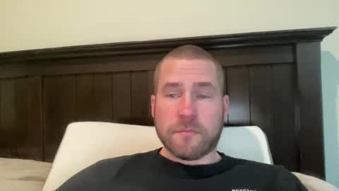 Snapshot of breezydoesit95 chatting on February 1, 2026, 6:28 pm breezydoesit95 online show from February 1, 2026, 6:28 pm