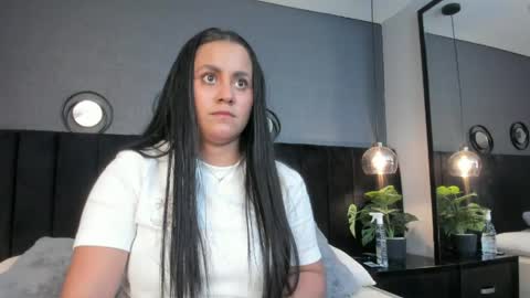 Snapshot of brenda__garcia chatting on June 7, 2026, 2:27 am online show from June 7, 2026, 2:27 am