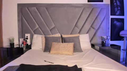 Brenda online show from April 9, 2026, 9:53 pm