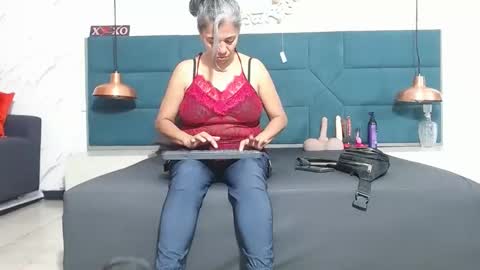 BRENDA VELASQUEZ online show from February 2, 2025, 1:08 pm