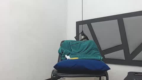 BRENDA VELASQUEZ online show from February 23, 2025, 2:04 pm