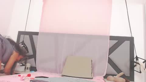 BRENDA VELASQUEZ online show from November 1, 2025, 8:44 pm