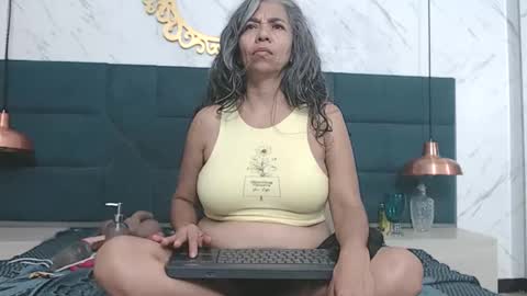 BRENDA VELASQUEZ online show from April 19, 2026, 9:41 am