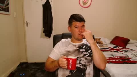 ask me lol online show from April 3, 2026, 3:04 am