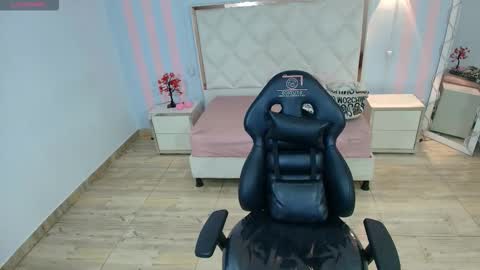 BRENDDA  online show from February 4, 2026, 3:12 am