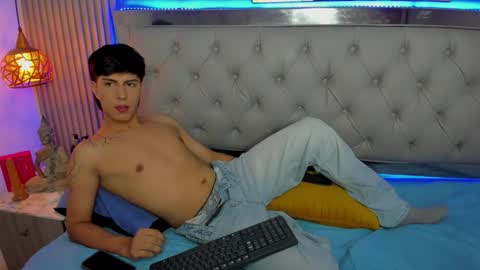 Esteban online show from October 29, 2025, 2:14 am