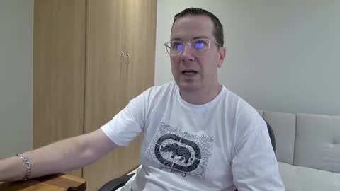 Snapshot of brettdj chatting on November 3, 2025, 2:18 pm Brett online show from November 3, 2025, 2:18 pm