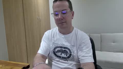 Snapshot of brettdj chatting on November 21, 2025, 4:38 pm Brett online show from November 21, 2025, 4:38 pm