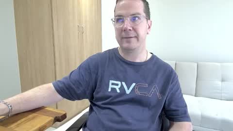 Snapshot of brettdj chatting on November 29, 2025, 9:12 am Brett online show from November 29, 2025, 9:12 am