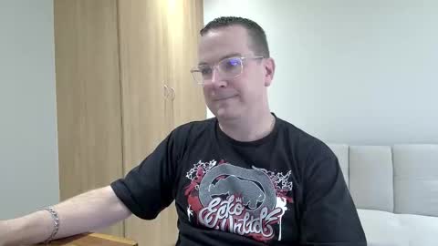 Snapshot of brettdj chatting on December 15, 2025, 12:20 pm Brett online show from December 15, 2025, 12:20 pm