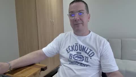 Snapshot of brettdj chatting on December 17, 2025, 1:17 pm Brett online show from December 17, 2025, 1:17 pm