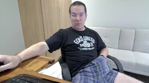 Snapshot of brettdj chatting on January 18, 2026, 12:42 pm Brett online show from January 18, 2026, 12:42 pm