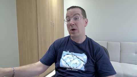 Snapshot of brettdj chatting on February 1, 2026, 2:48 pm Brett online show from February 1, 2026, 2:48 pm