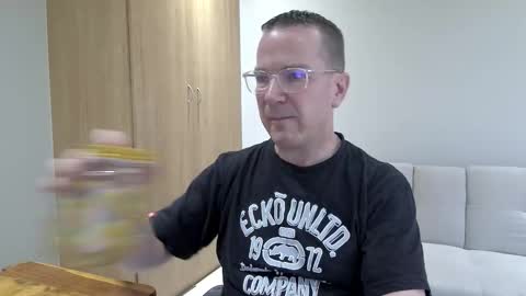 Snapshot of brettdj chatting on February 21, 2026, 3:35 pm Brett online show from February 21, 2026, 3:35 pm