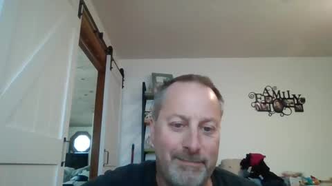 hey online show from September 21, 2025, 8:21 pm